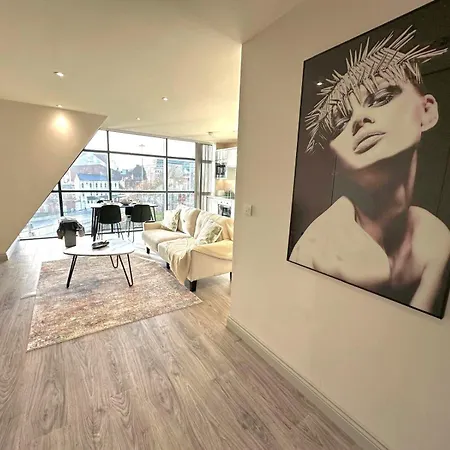 Stylish Modern Flat 2 Guests Wi-fi * Leeds (West Yorkshire)
